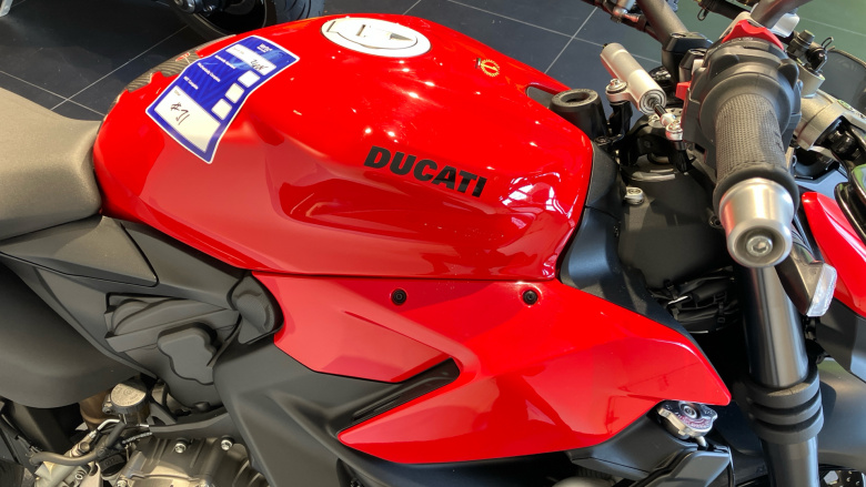 Ducati Streetfighter V2 (22MY)